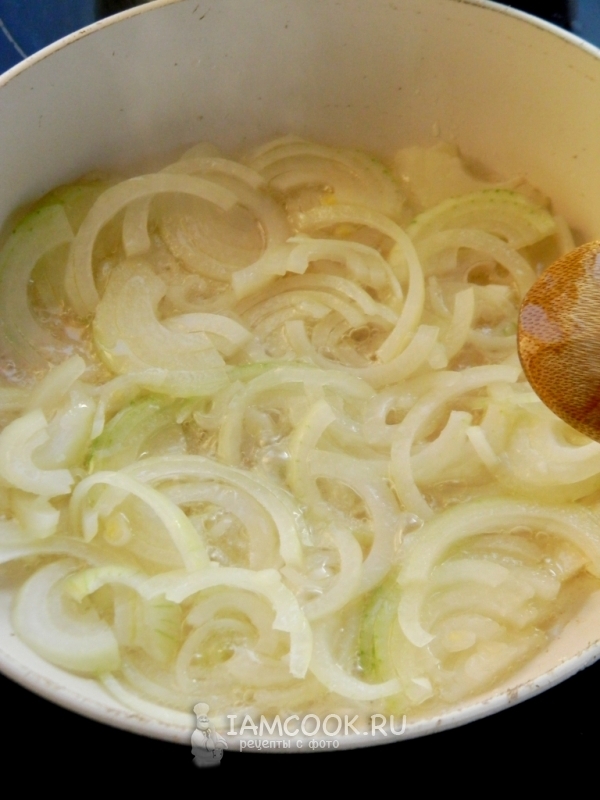 Обжарить лук