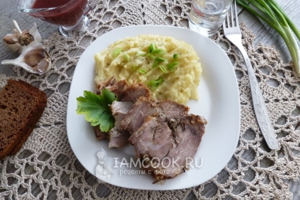 Рецепт запеченной свиной ножки (голяшки)