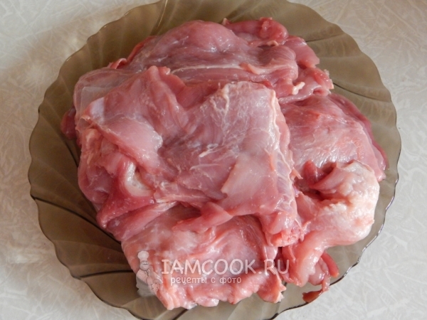 Помыть мясо