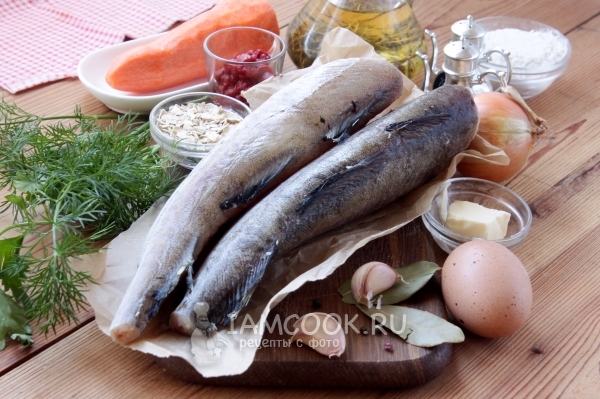 Ингредиенты для рыбных тефтелей в томатном соусе