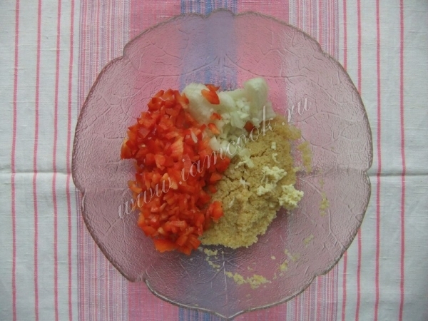 Лук паприка и чеснок с булгуром