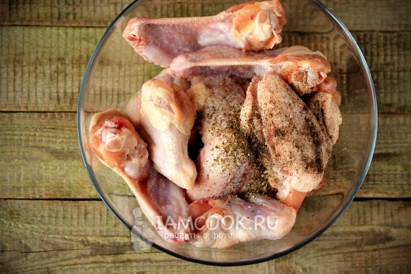 Крылышки куриные в приправах