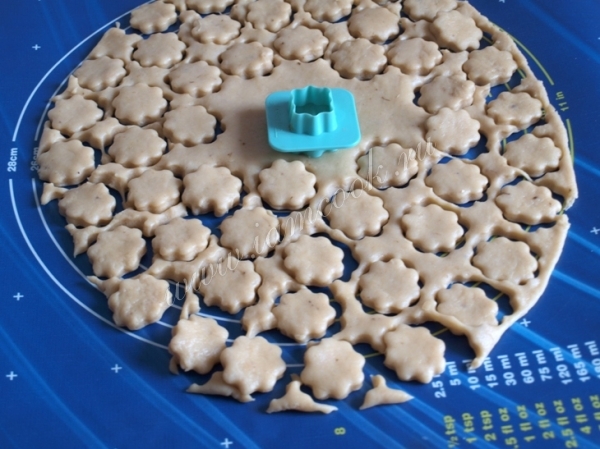 Вырезаем печеньки