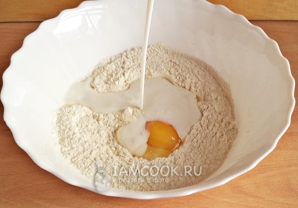 Влить кефир