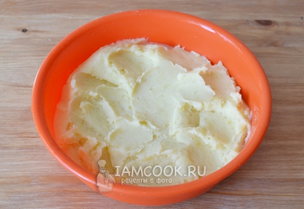 Размешать картофельную массу