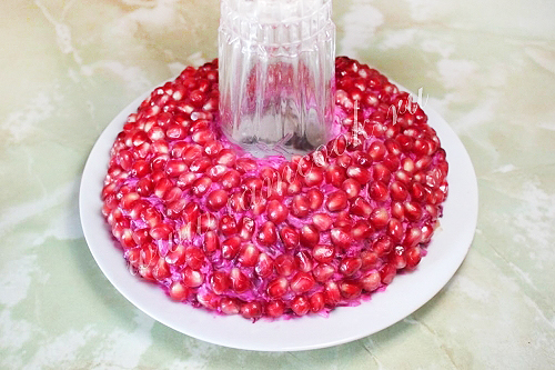 Рецепт салата «Гранатовый браслет» со свининой