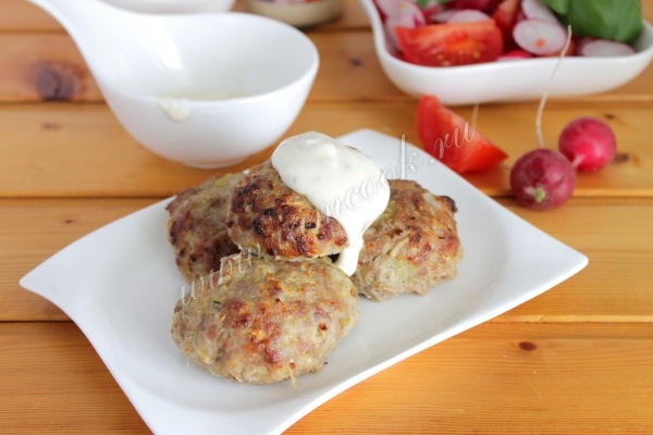 Котлеты из свинины и кабачка