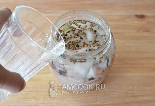 Влить маринад