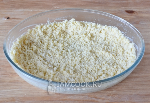 Уложить тесто в форму