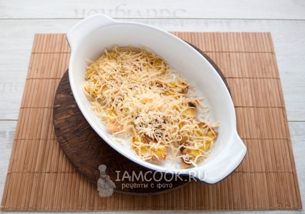 Посыпать сыром