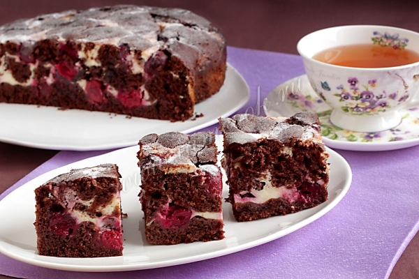 Рецепт творожного брауни с вишней