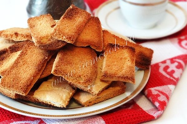 Рецепт домашних бисквитных сухариков