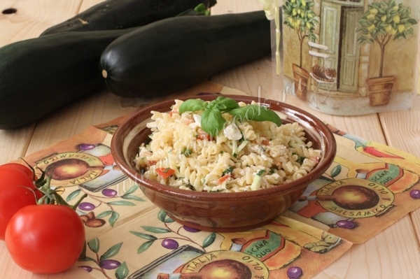 Рецепт салата с кабачком и макаронами