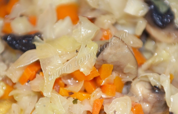 тушеная капуста с грибами, фото