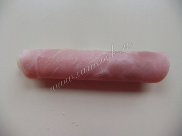 Рулетик из спаржи с ветчиной