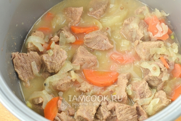 Тушенное мясо с овощами