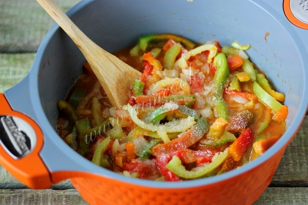 Добавить соль и сахар