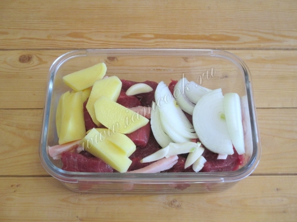 Добавили картошку и лук