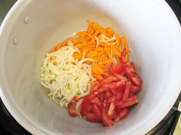 Овощи в чаше мультиварки