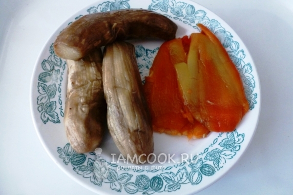 Запечь баклажан и перец