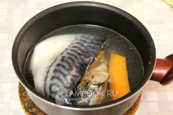 Положить рыбное филе