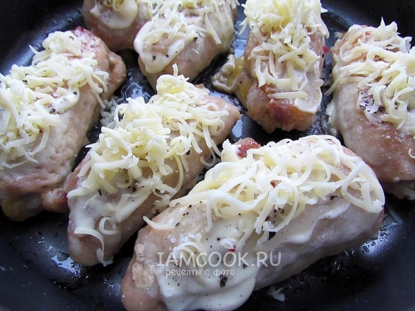 Посыпать сыром