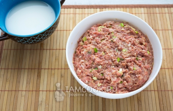 Размешать фарш