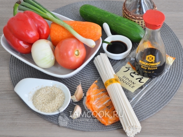 Ингредиенты для лапши удон с овощами
