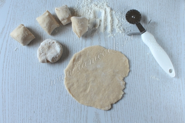 Тесто для чебуреков