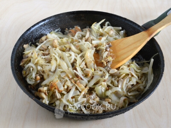 Пожарить овощи с грибами