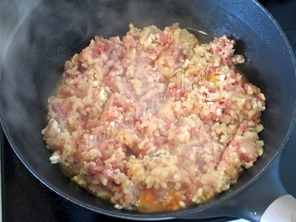 Тушение мясного фарша