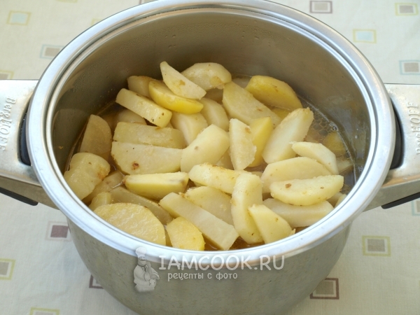 Добавить воду и картофель