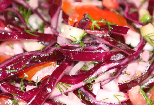 Витаминный салат из капусты