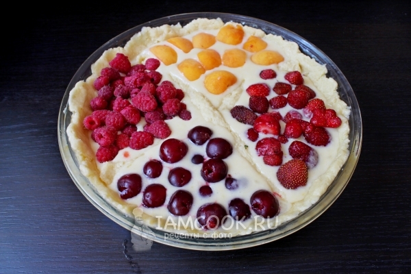 Выложить ягоды