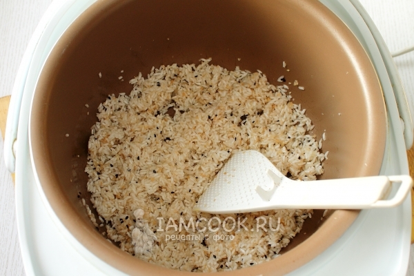 Положить рис