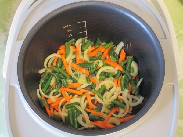 Макароны с овощами в мультиварке