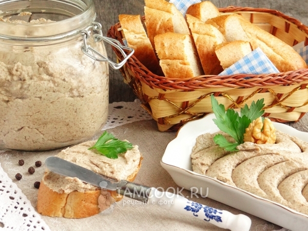 Готовый паштет из шампиньонов с грецкими орехами