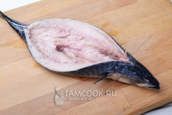 Достать из рыбы хребет