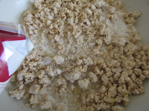 Тушение фарша со сливками