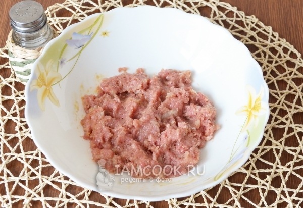 Размешать фарш