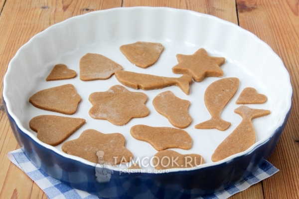 Положить фигурки в форму