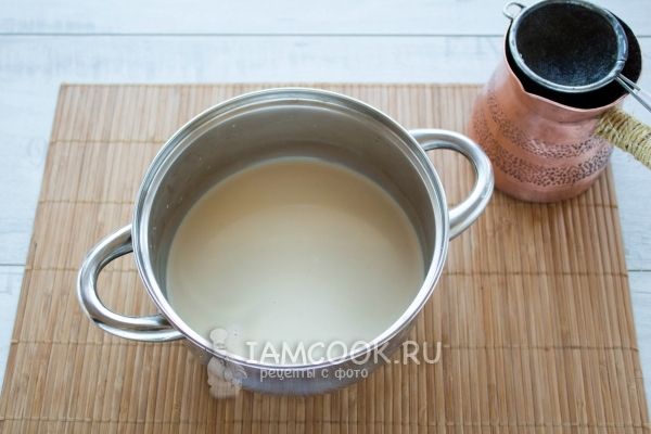 Смешать кофе с молоком