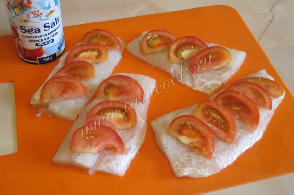 Филе судака с помидорами