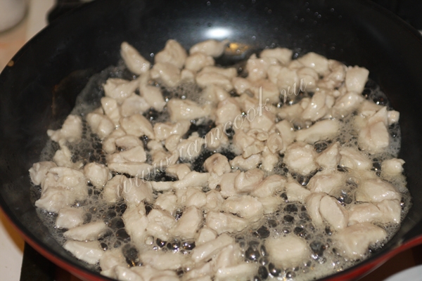 Обжарка куриного филе для фунчёзы