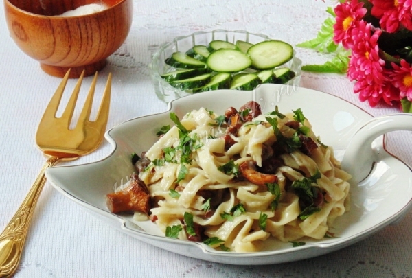 Фото магарон с грибами в сливочном соусе