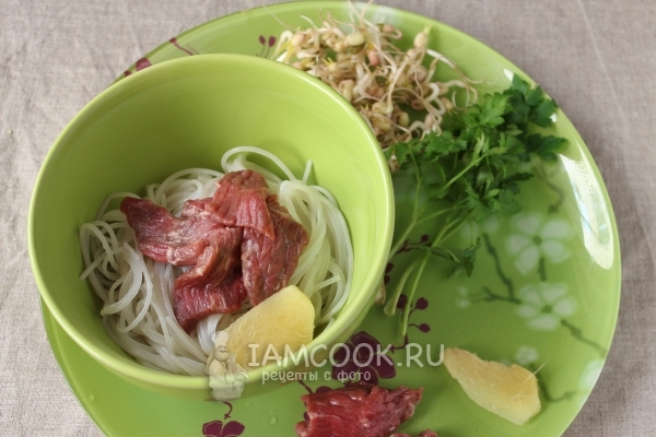 Добавить мясо и имбирь