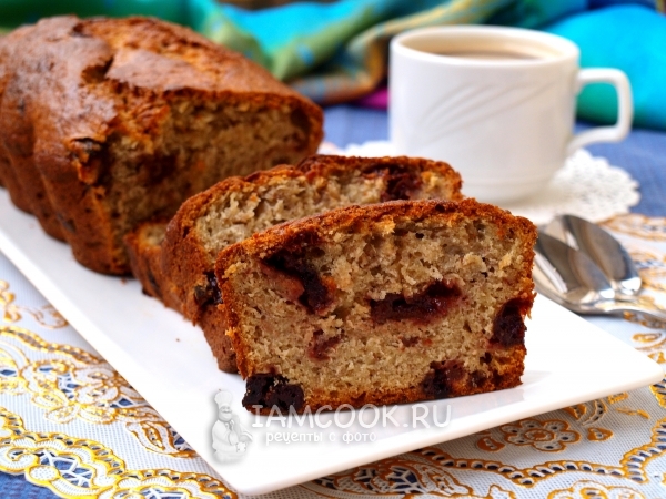 Фото бананового кекса с вишнями