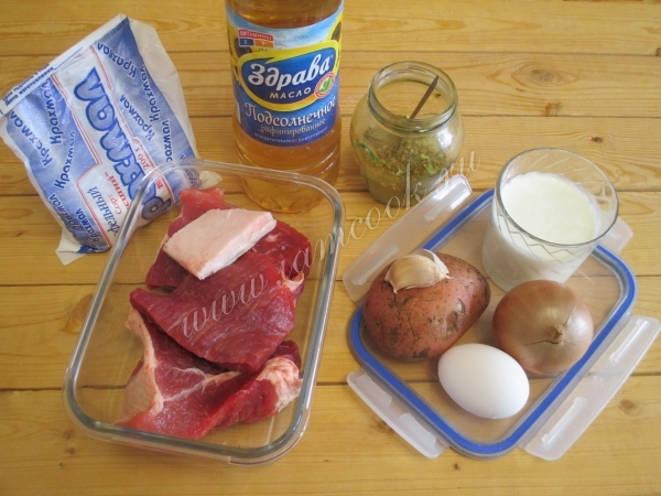 Ингредиенты для котлет из говяжьего фарша