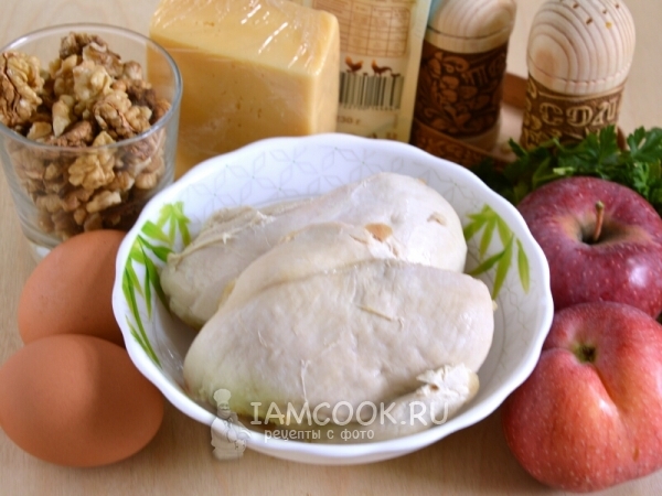 Ингредиенты для салата с сыром и курицей