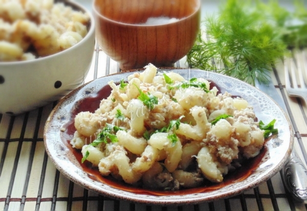 Макароны по флотски с отварным мясом, фото